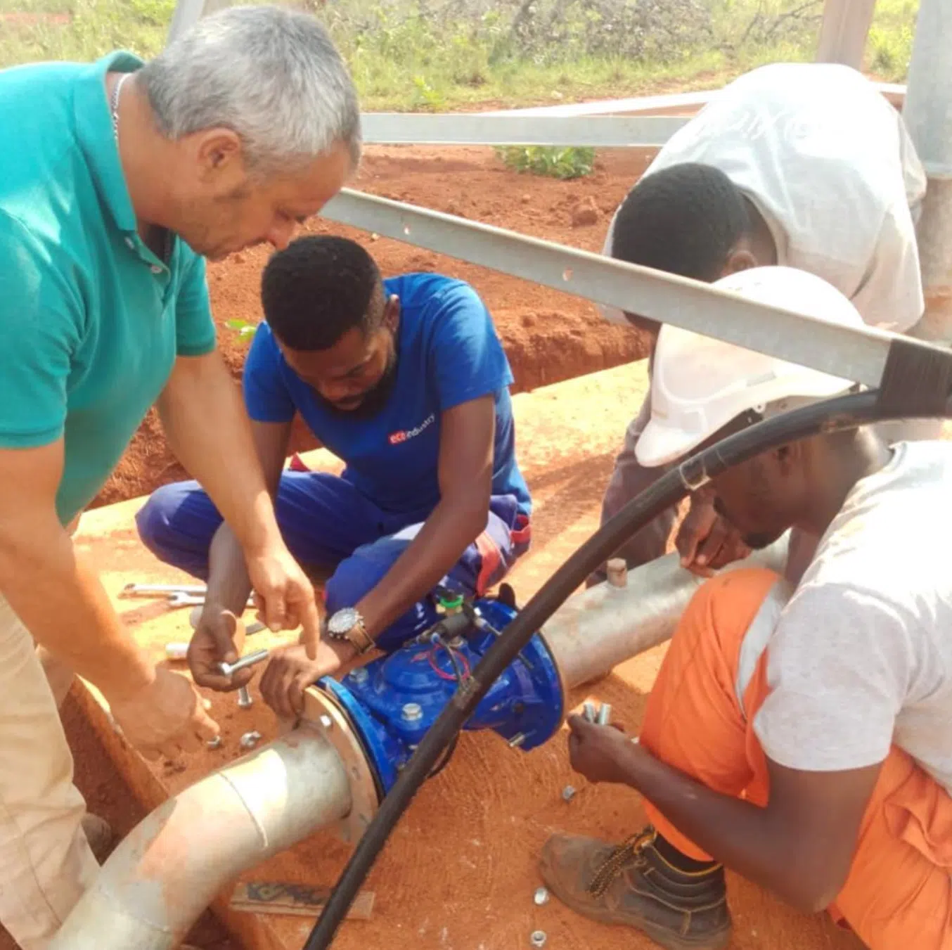 instalacao-de-center-pivots-de-rega-agricola-para-8-fazendas-em-angola-3.webp