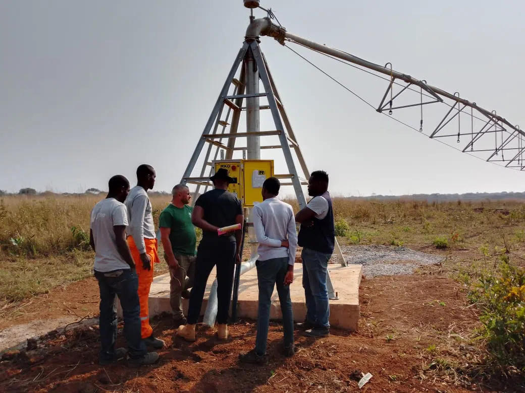 instalacao-de-center-pivots-de-rega-agricola-para-8-fazendas-em-angola-4.webp