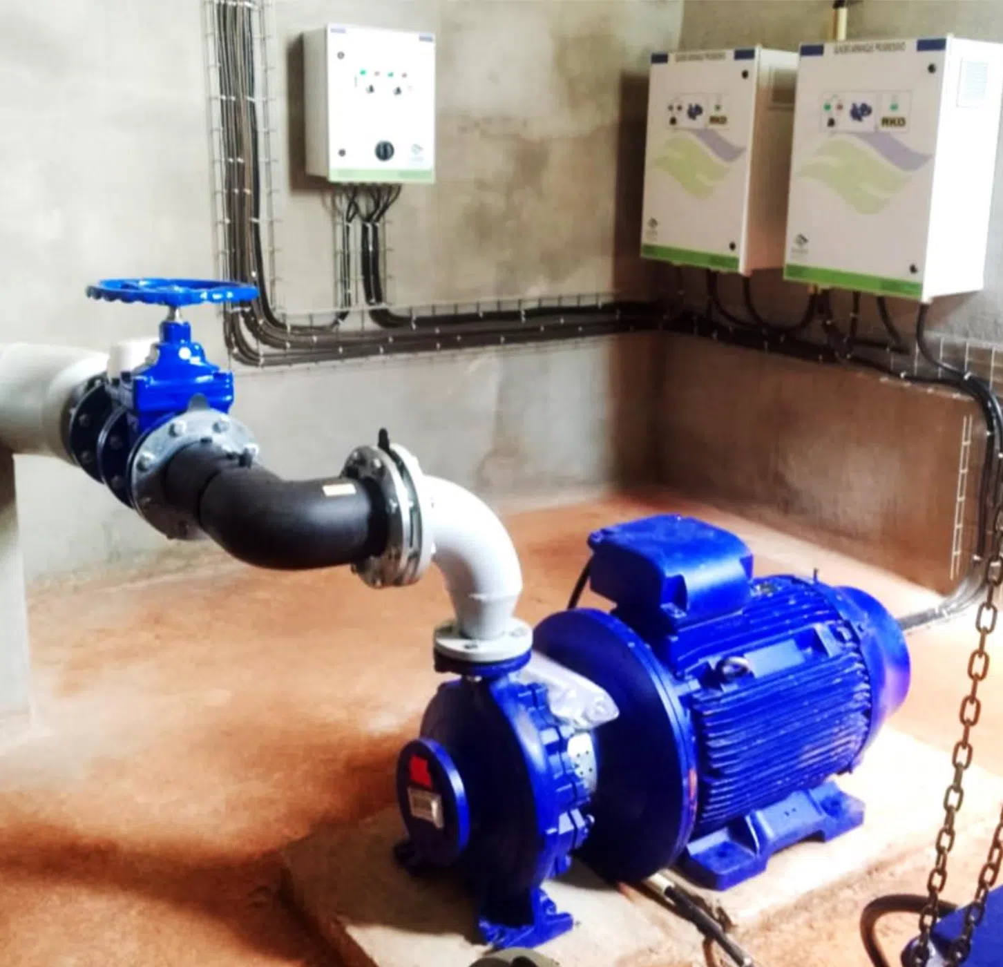instalacao-de-center-pivots-de-rega-agricola-para-8-fazendas-em-angola-5.webp