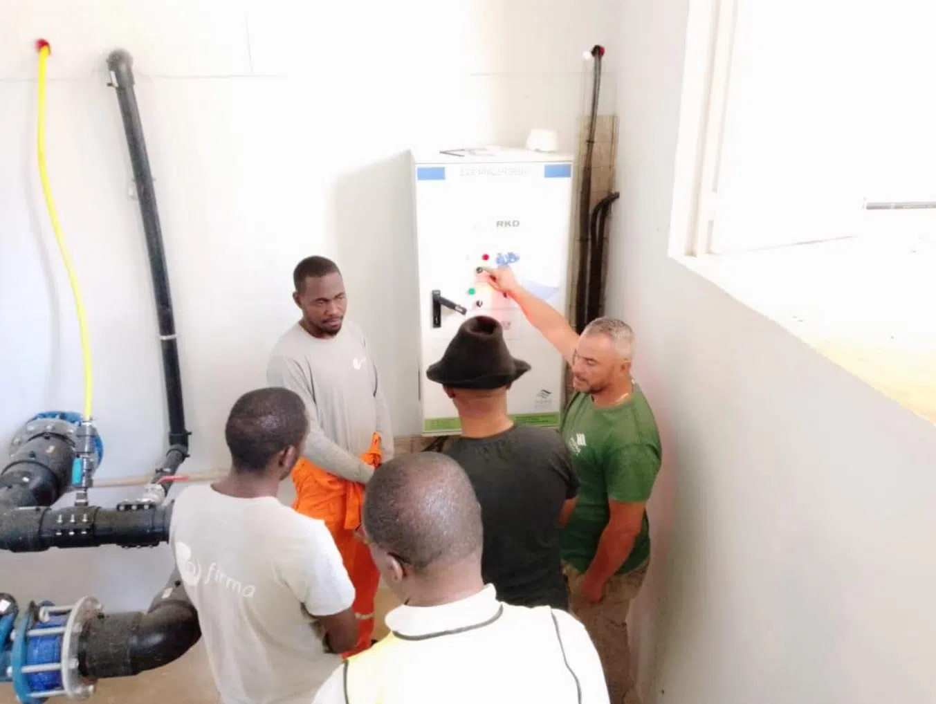 instalacao-de-center-pivots-de-rega-agricola-para-8-fazendas-em-angola-9.webp