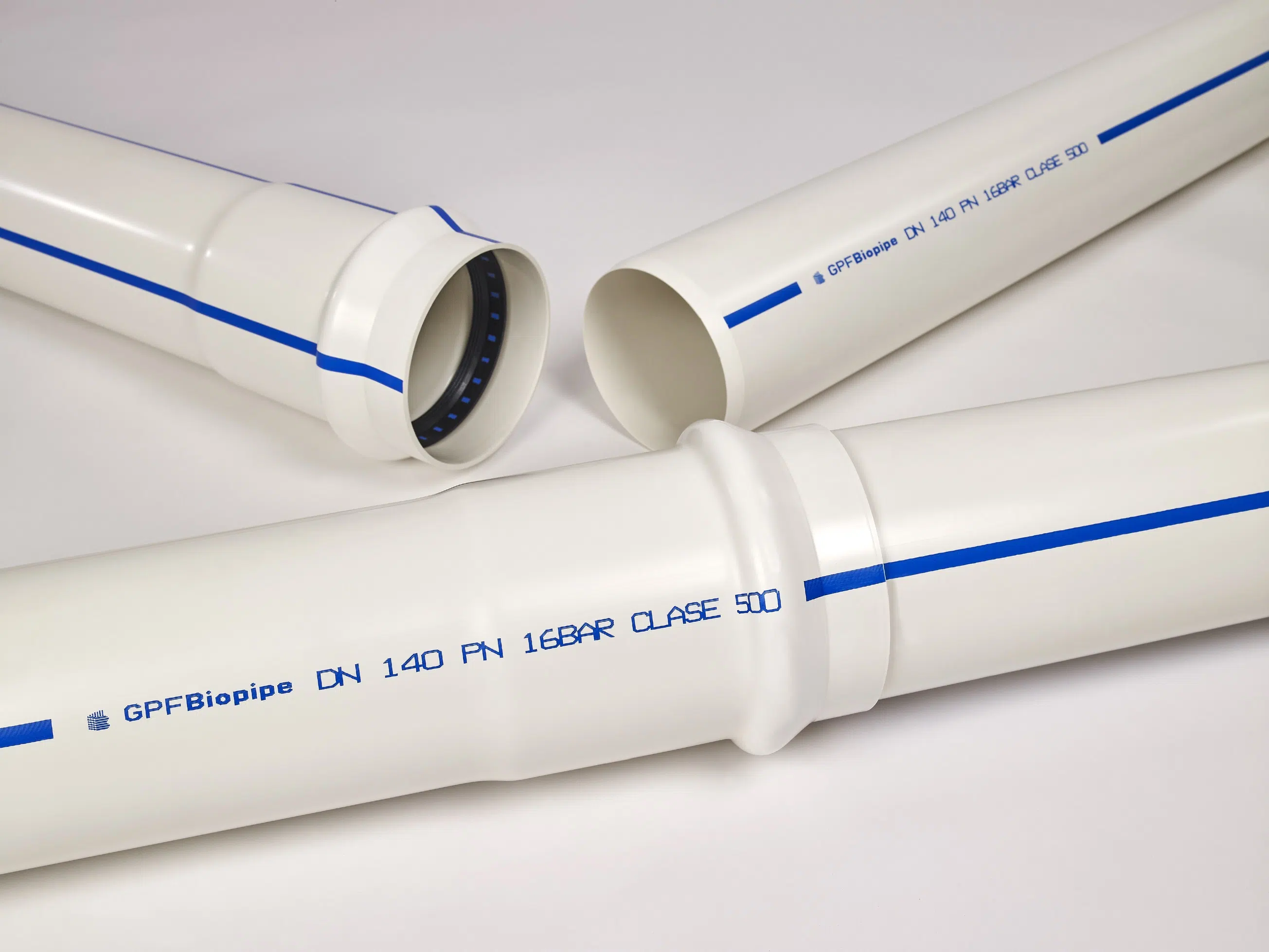 tubo-pvc-para-sistemas-de-rega.webp